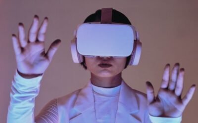 ¿De qué manera la influencia de plataformas digitales y las nuevas tecnologías ha impactado en la gestión de proyectos artísticos y culturales?