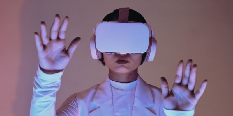 ¿De qué manera la influencia de plataformas digitales  y las nuevas tecnologías ha impactado en la gestión de proyectos artísticos y culturales?