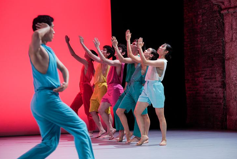 Convocatoria internacional para jóvenes bailarines y coreógrafos – Biennale College Danza 2026